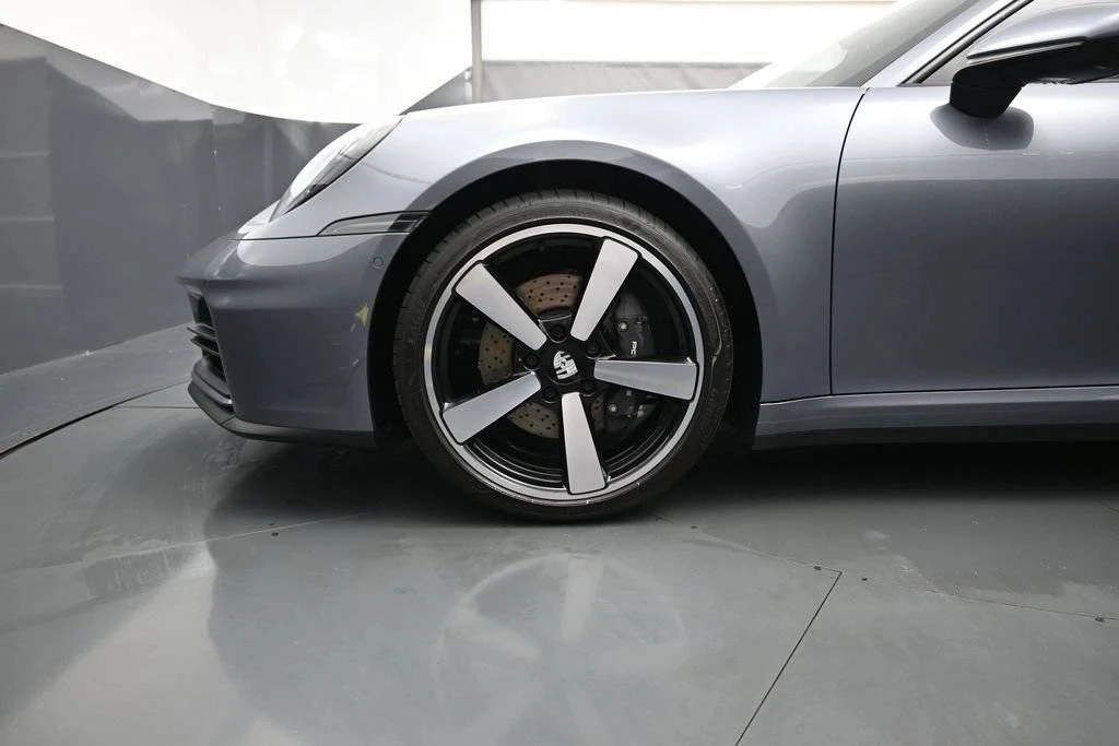 2026 Porsche 992 Carrera - Image 4 of 5
