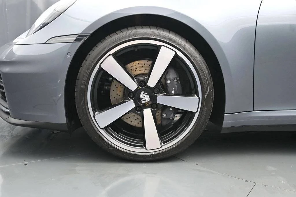 2026 Porsche 992 Carrera - Image 5 of 5