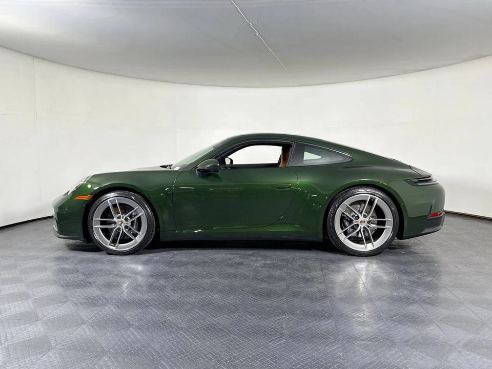 2026 Porsche 992 Carrera - Image 2 of 5