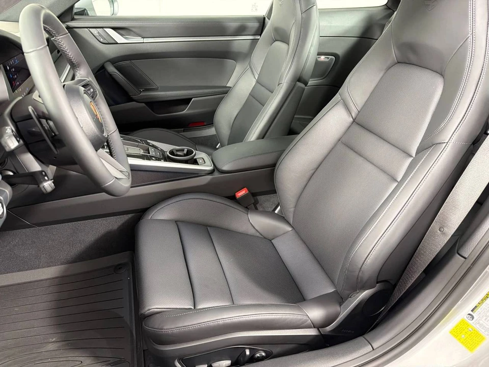 2026 Porsche 992 Carrera - Image 5 of 5