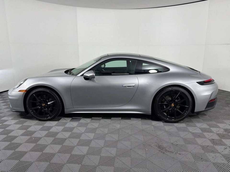 2026 Porsche 992 Carrera - Image 2 of 5