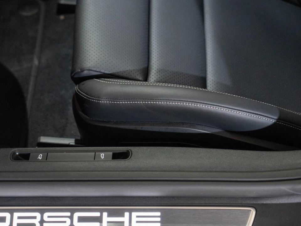 2026 Porsche 992 Carrera - Image 14 of 26
