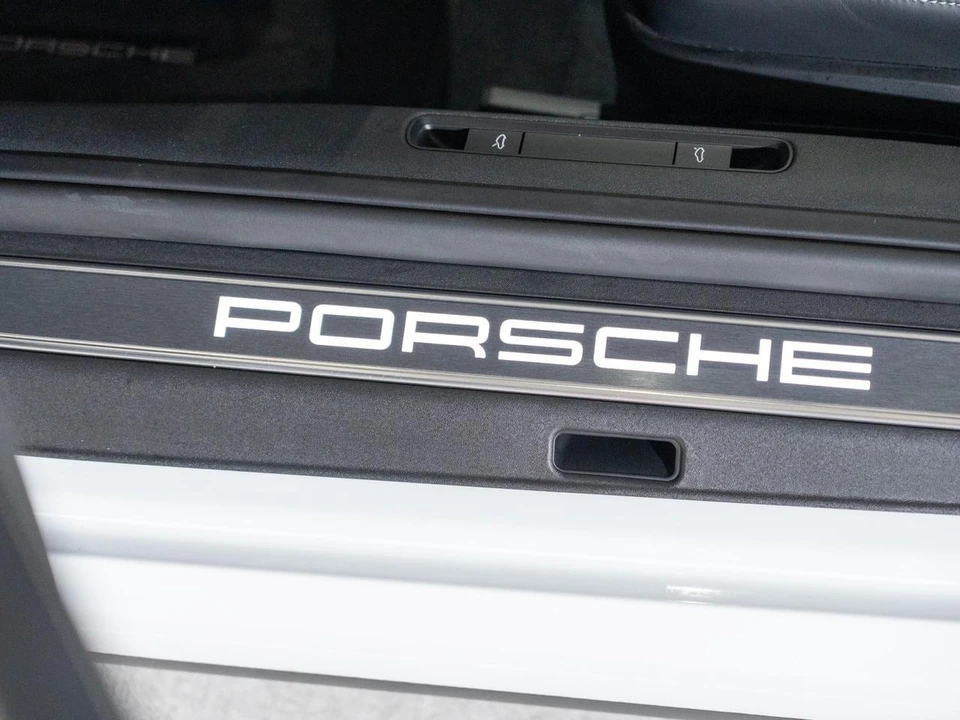 2026 Porsche 992 Carrera - Image 13 of 26