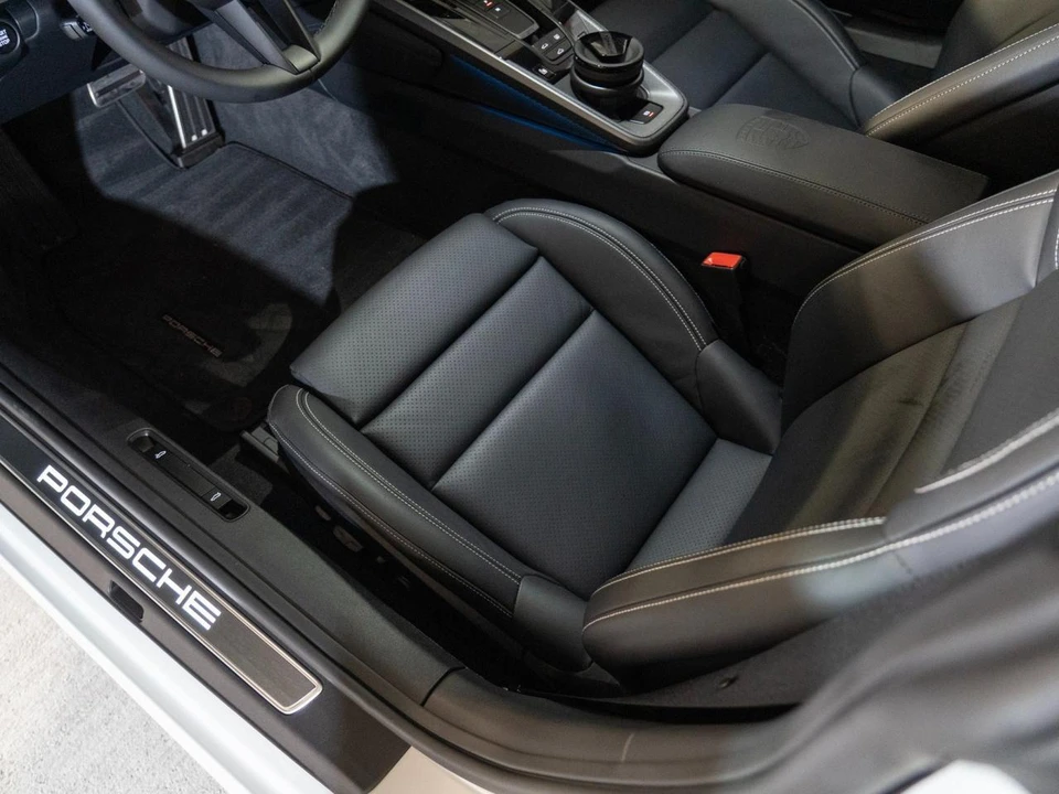 2026 Porsche 992 Carrera - Image 16 of 26