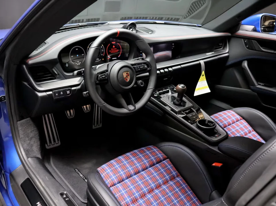 2026 Porsche 911 - Image 4 of 10