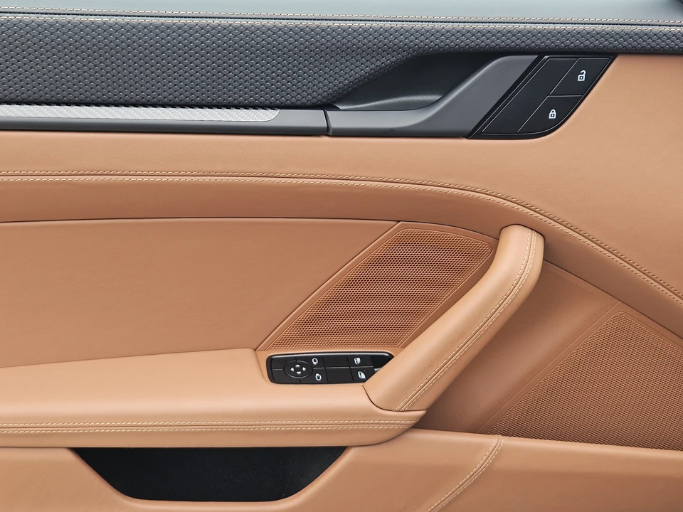 2026 Porsche 992 Carrera - Image 22 of 30