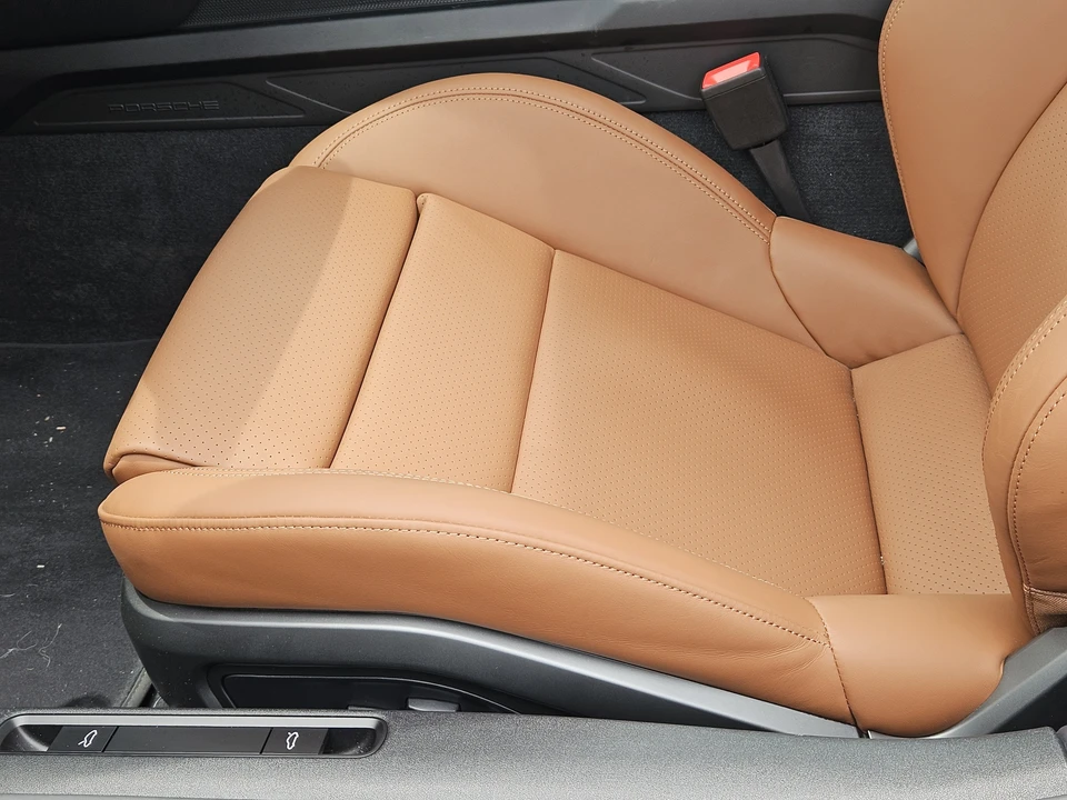 2026 Porsche 992 Carrera - Image 24 of 30