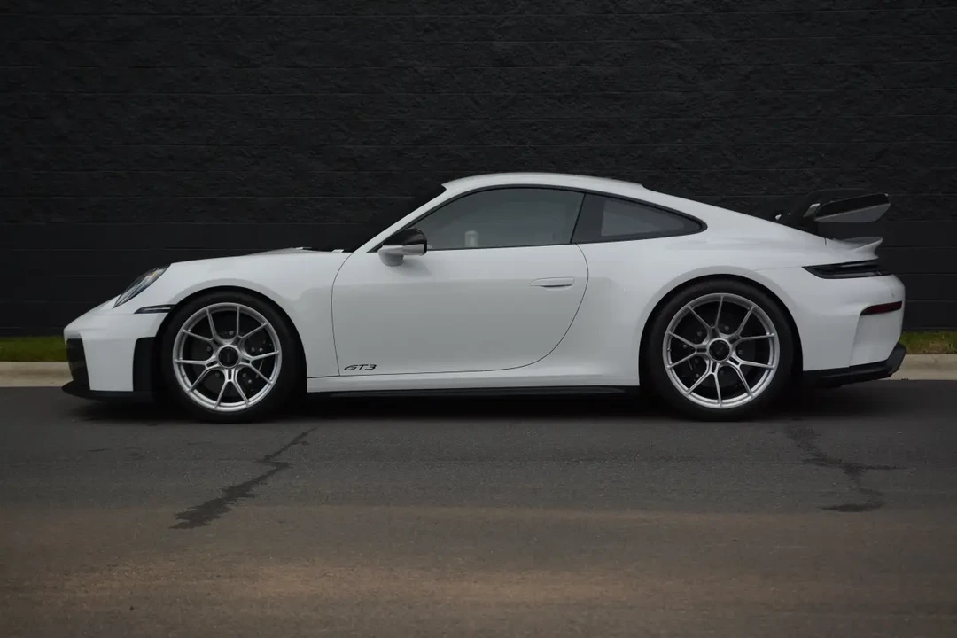 2026 Porsche 992 GT3 - Image 16 of 31