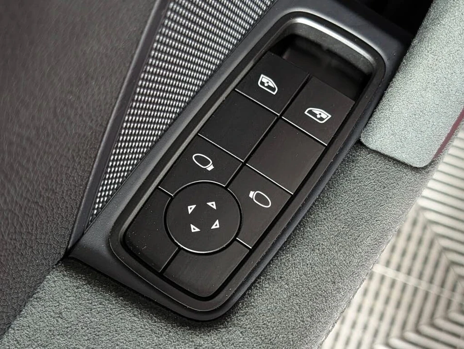2026 Porsche 992 GT3 - Image 25 of 31