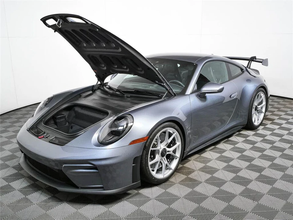 2026 Porsche 992 GT3 - Image 27 of 31