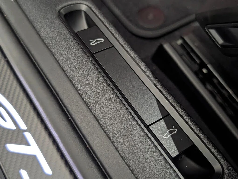 2026 Porsche 992 GT3 - Image 27 of 31