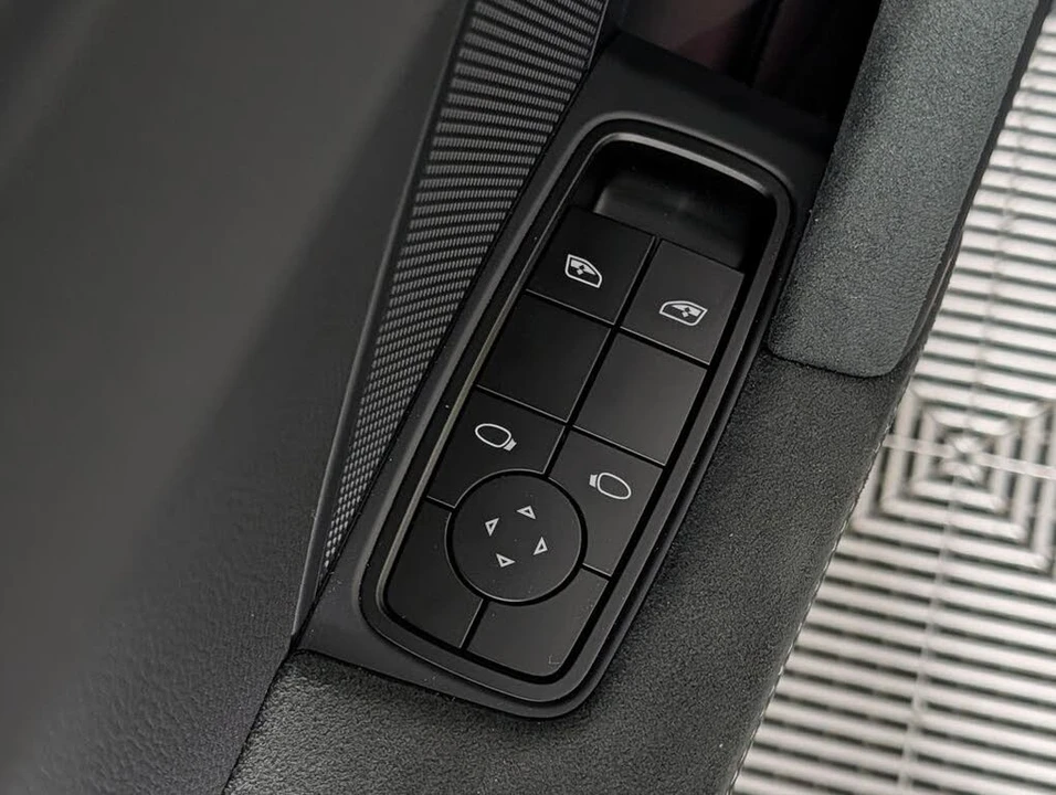 2026 Porsche 992 GT3 - Image 26 of 31