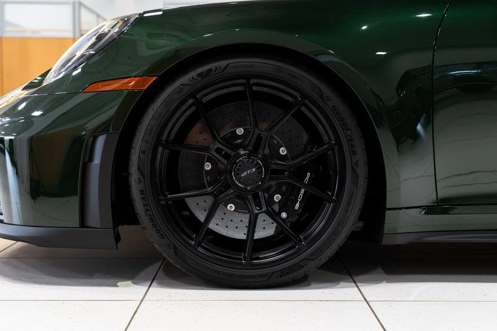 2026 Porsche 992 GT3 - Image 5 of 31