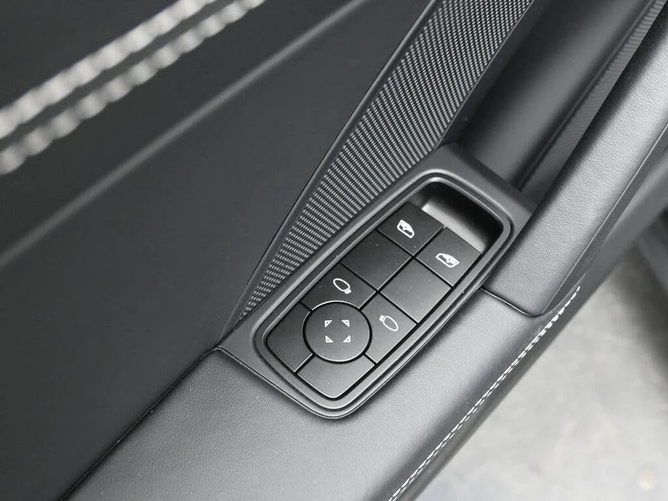 2026 Porsche 992 GT3 - Image 9 of 31