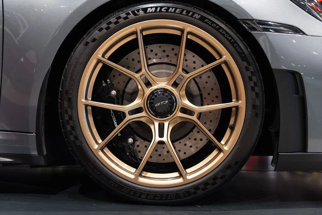 2026 Porsche 992 GT3 - Image 15 of 31