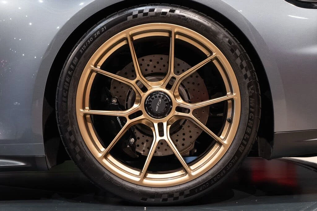 2026 Porsche 992 GT3 - Image 13 of 31