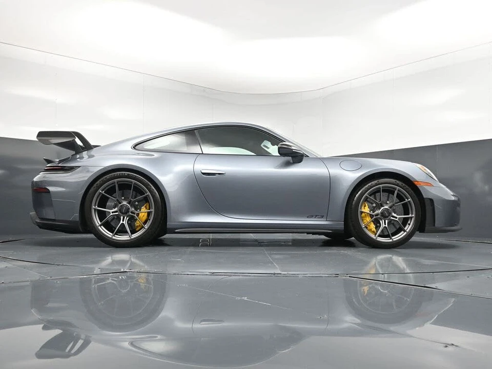 2026 Porsche 992 GT3 - Image 25 of 31