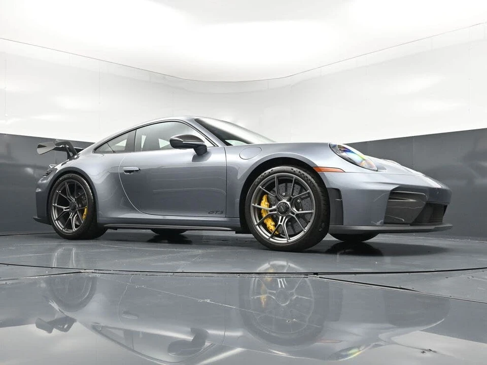 2026 Porsche 992 GT3 - Image 26 of 31