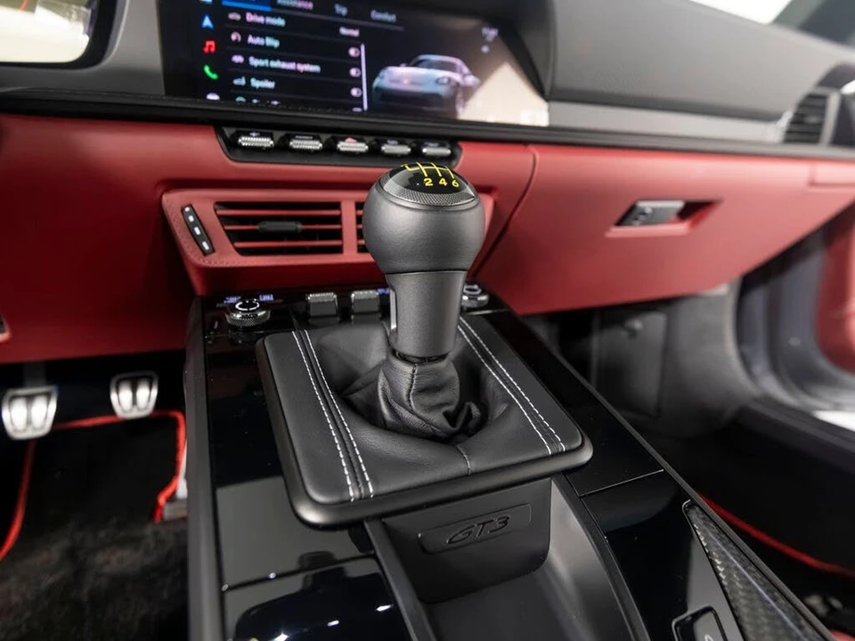 2026 Porsche 992 GT3 - Image 25 of 31