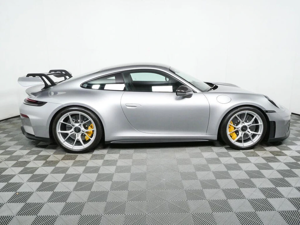 2026 Porsche 992 GT3 - Image 24 of 31
