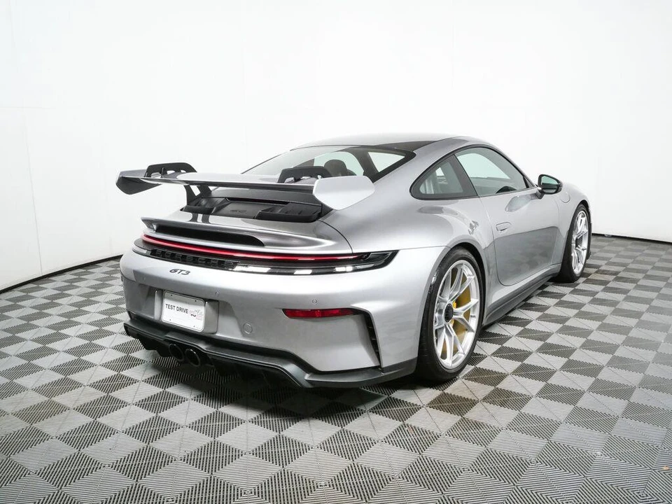 2026 Porsche 992 GT3 - Image 25 of 31