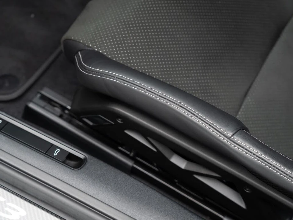 2026 Porsche 992 GT3 - Image 16 of 31