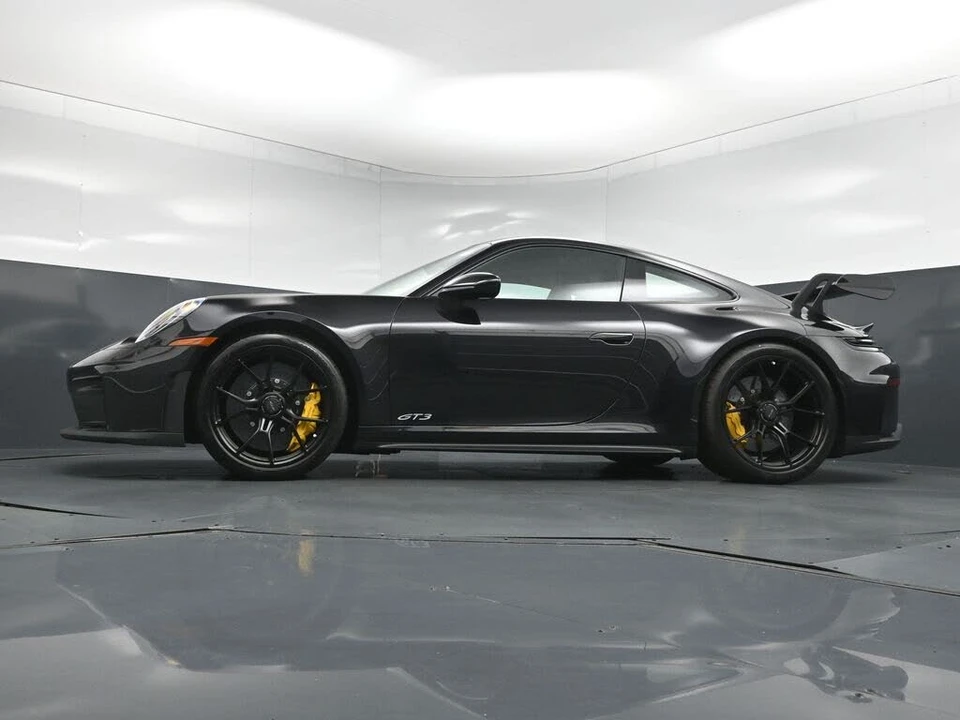 2026 Porsche 992 GT3 - Image 26 of 31