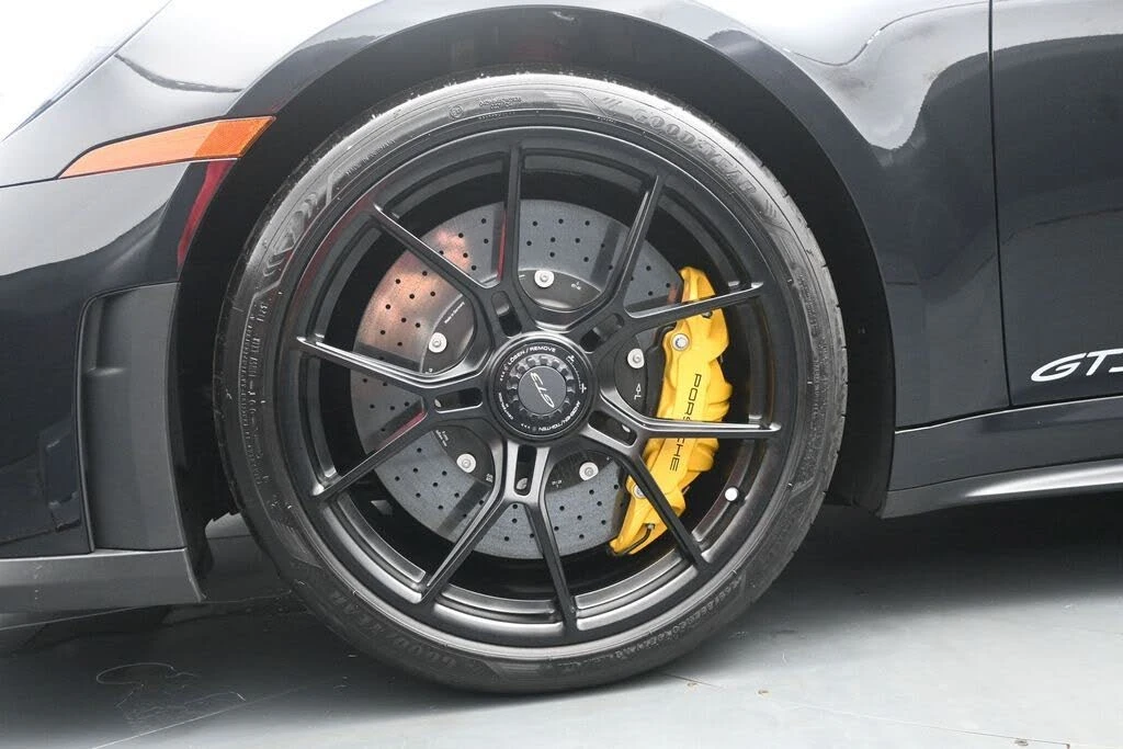 2026 Porsche 992 GT3 - Image 5 of 31