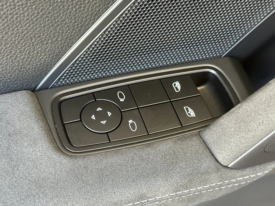 2026 Porsche 992 GT3 - Image 13 of 31