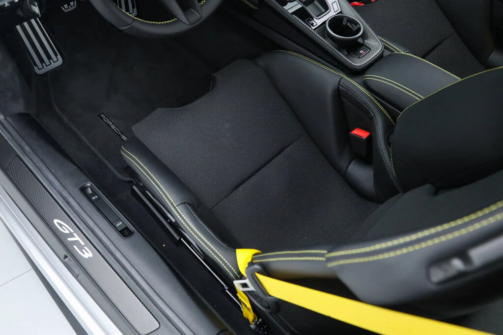 2026 Porsche 992 GT3 - Image 26 of 31