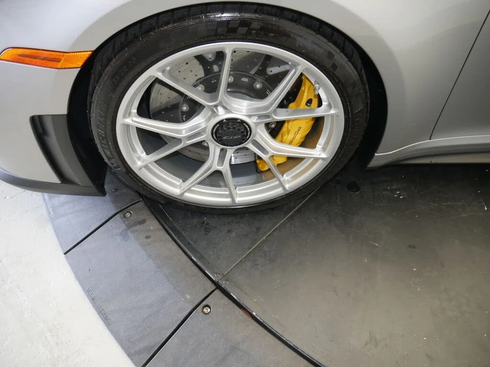2026 Porsche 992 GT3 - Image 15 of 31