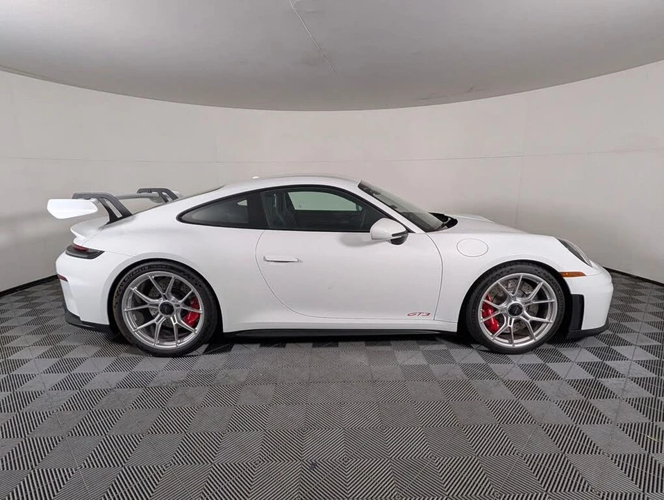 2026 Porsche 992 GT3 - Image 7 of 31