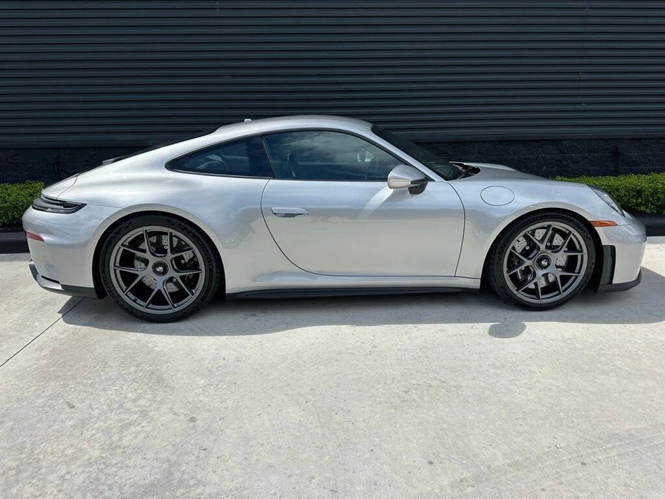 2026 Porsche 992 GT3 - Image 11 of 31