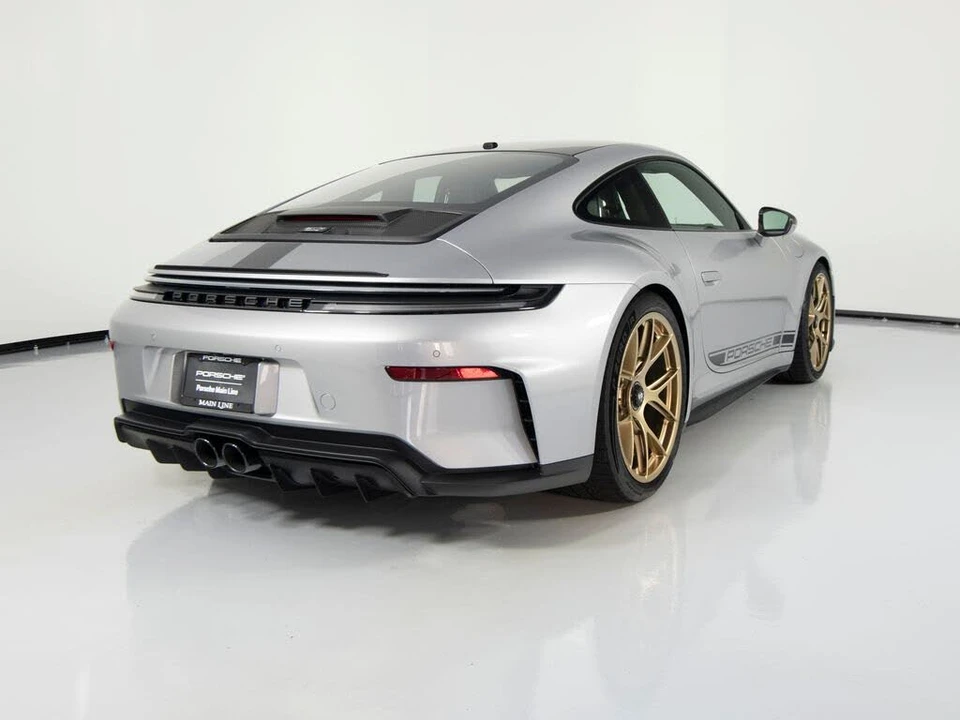 2026 Porsche 992 GT3 - Image 12 of 31