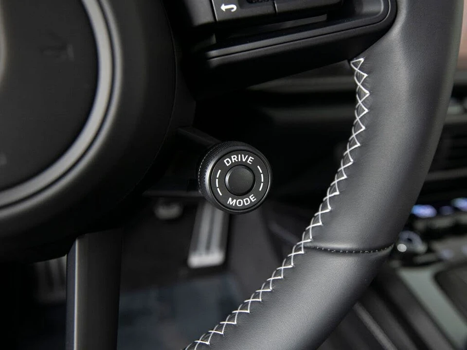 2026 Porsche 992 GT3 - Image 25 of 31