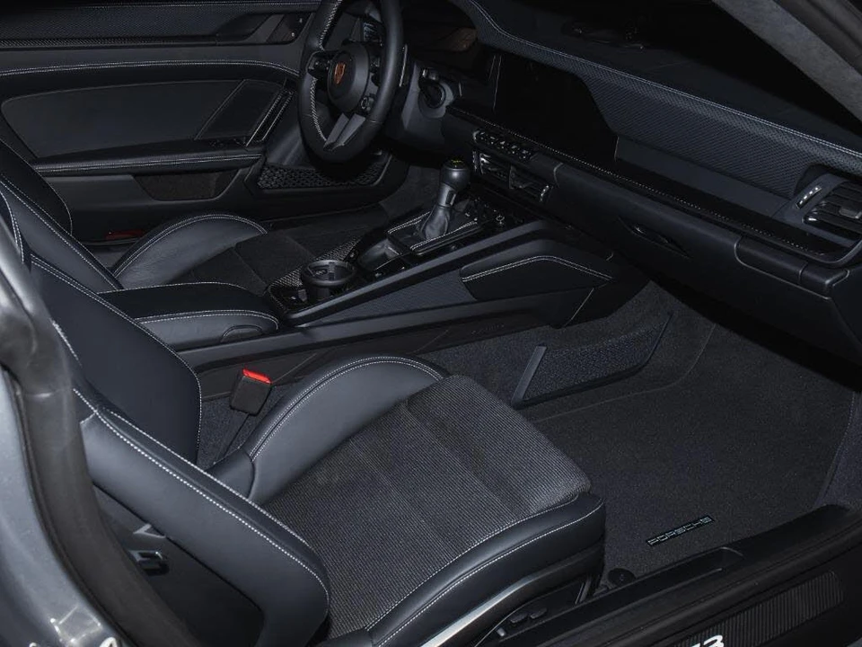 2026 Porsche 992 GT3 - Image 18 of 31