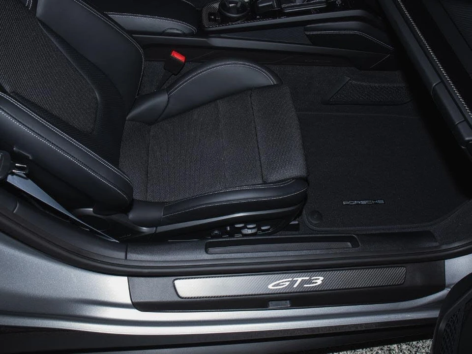 2026 Porsche 992 GT3 - Image 21 of 31