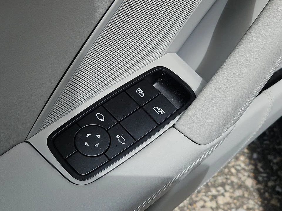 2026 Porsche 992 GT3 - Image 27 of 31
