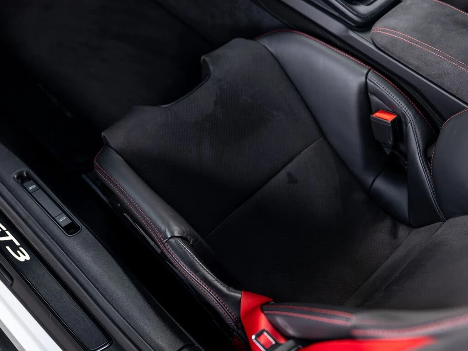 2026 Porsche 992 GT3 - Image 29 of 31