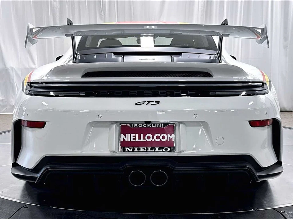 2026 Porsche 992 GT3 - Image 7 of 31
