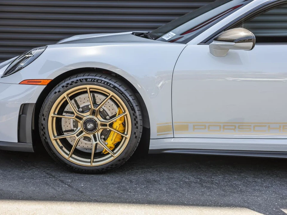 2026 Porsche 992 GT3 - Image 26 of 31