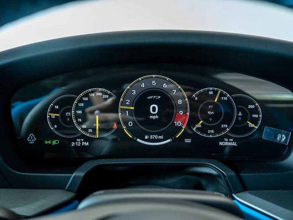 2026 Porsche 992 GT3 - Image 16 of 28
