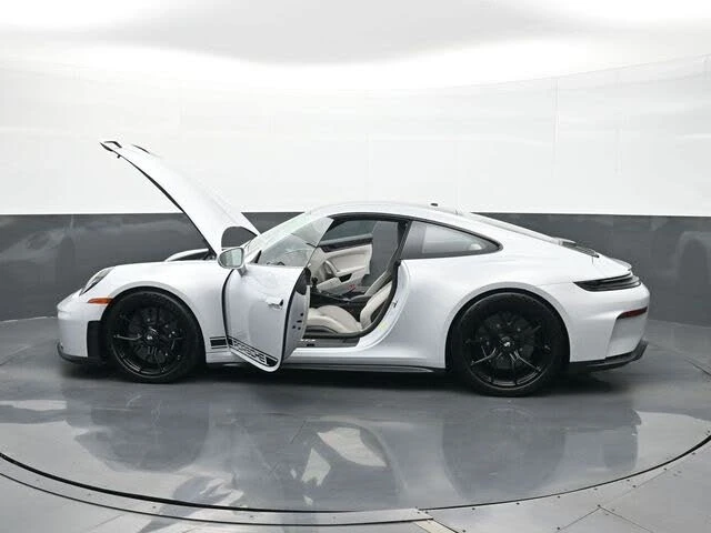 2026 Porsche 992 GT3 - Image 26 of 30