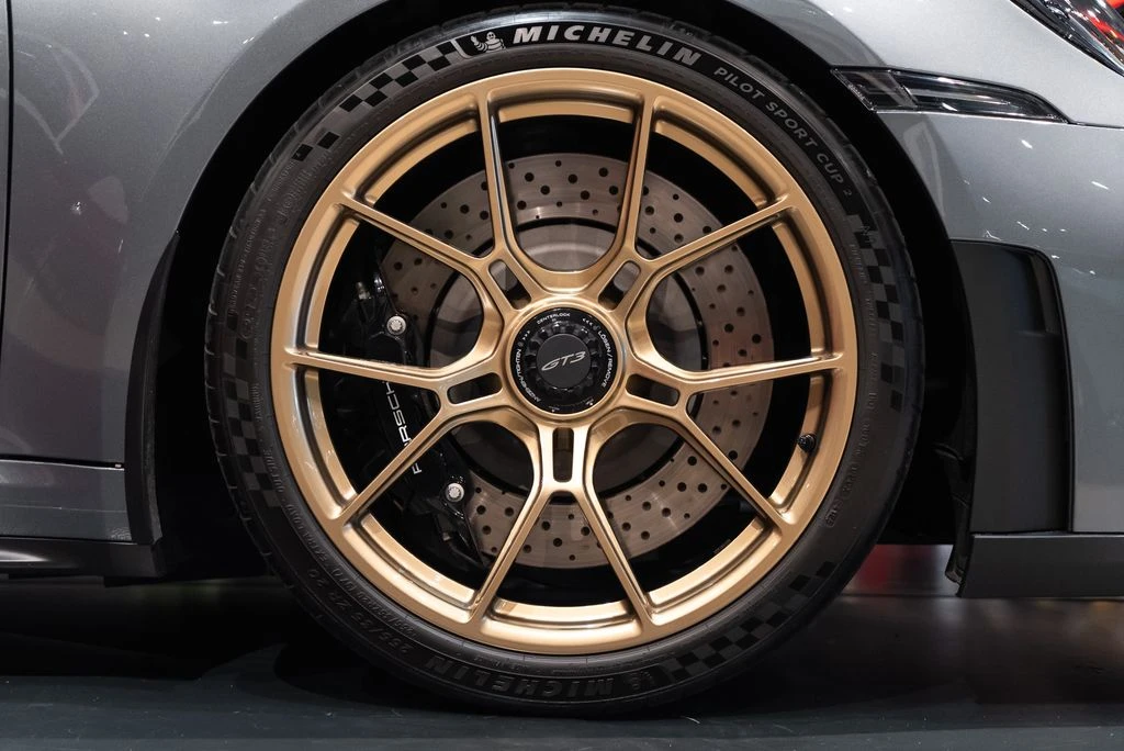 2026 Porsche 992 GT3 - Image 15 of 31
