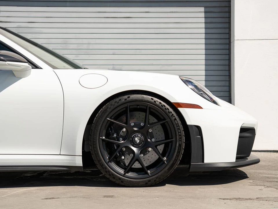 2026 Porsche 992 GT3 Touring - Image 27 of 31