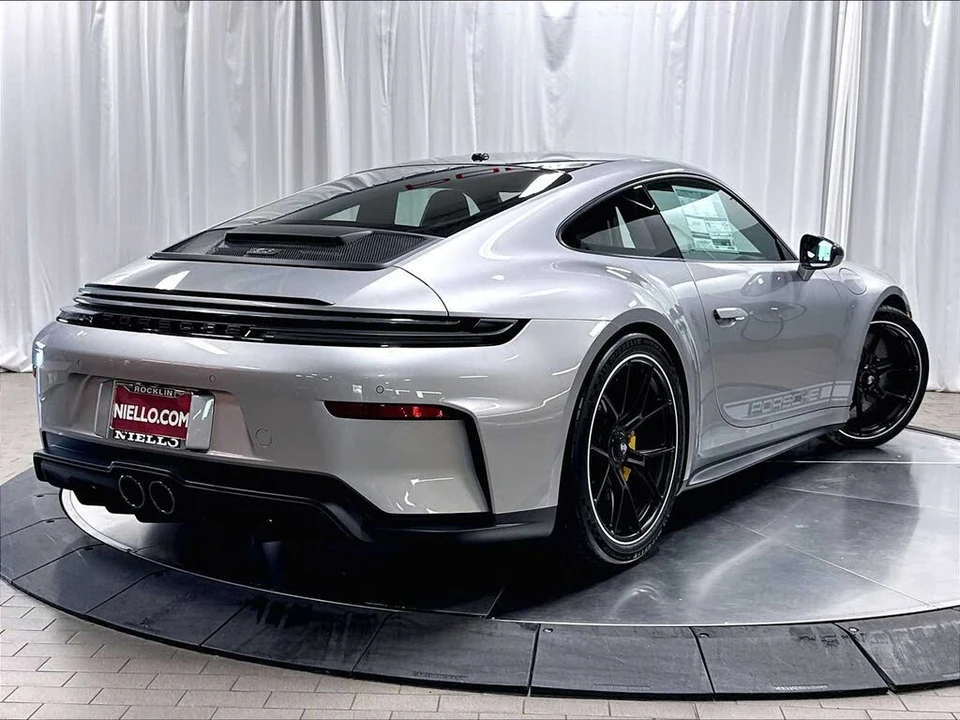 2026 Porsche 992 GT3 - Image 7 of 31