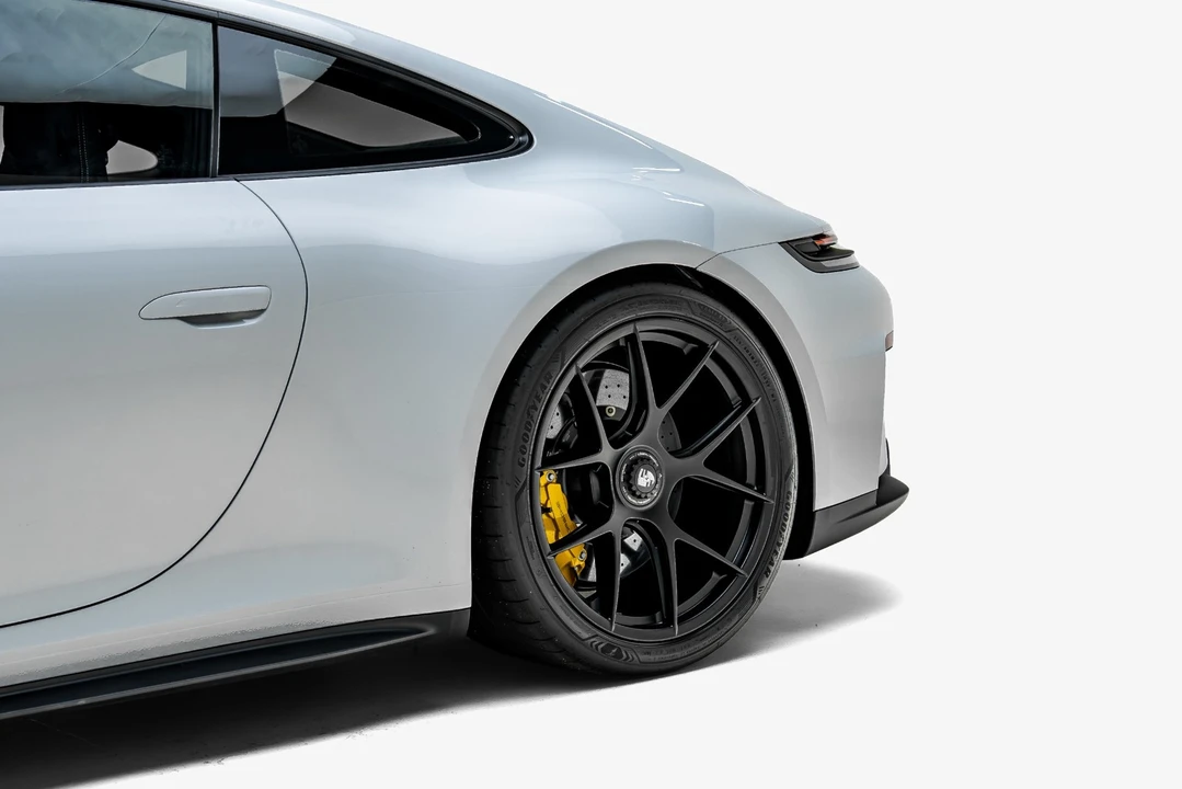 2026 Porsche 992 GT3 Touring - Image 19 of 31