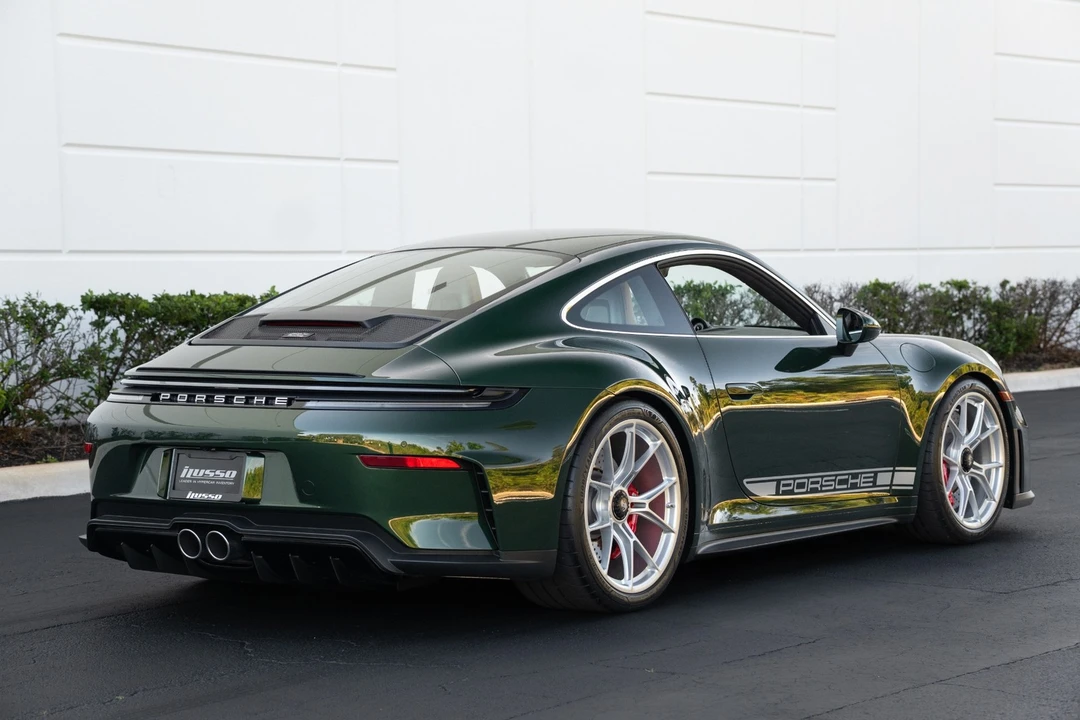 2026 Porsche - Image 17 of 31