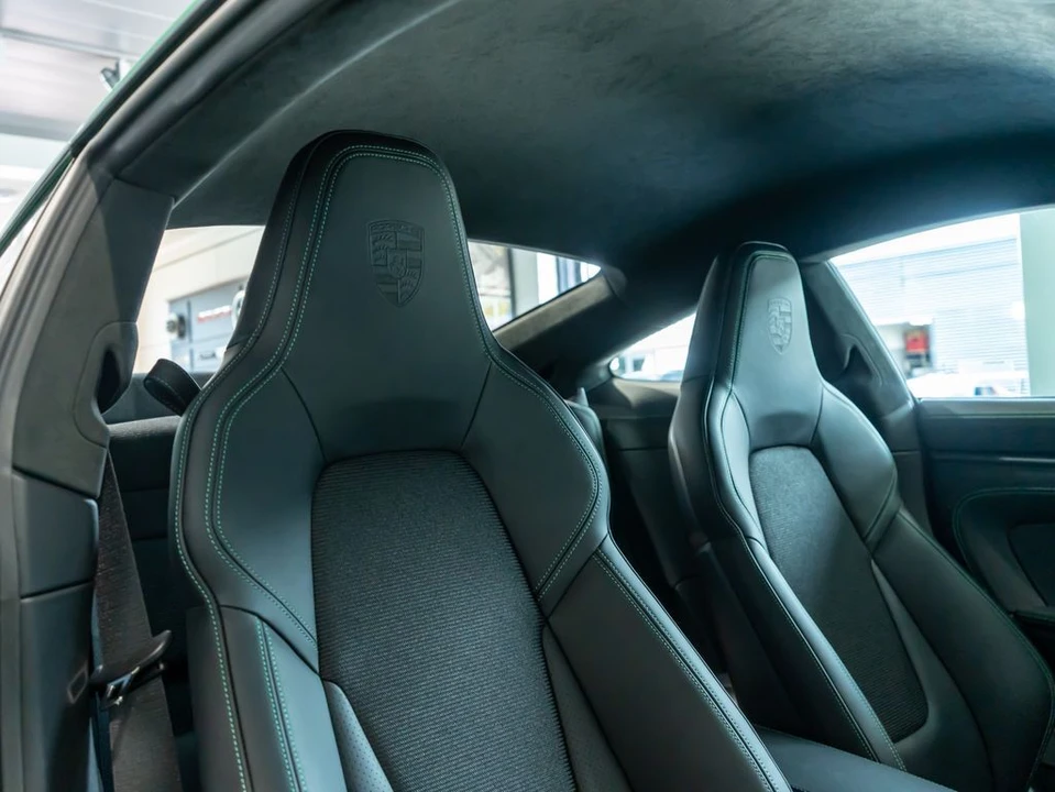 2026 Porsche 911 - Image 27 of 31