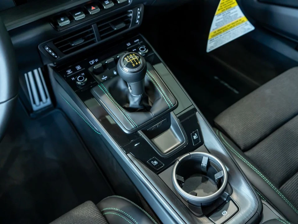 2026 Porsche 911 - Image 20 of 31